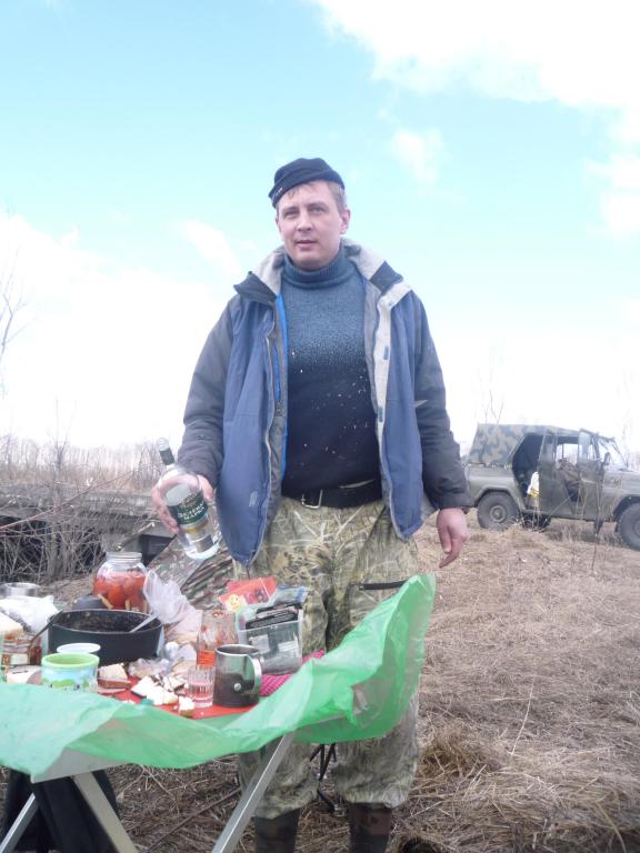 Лебедев готовит обед